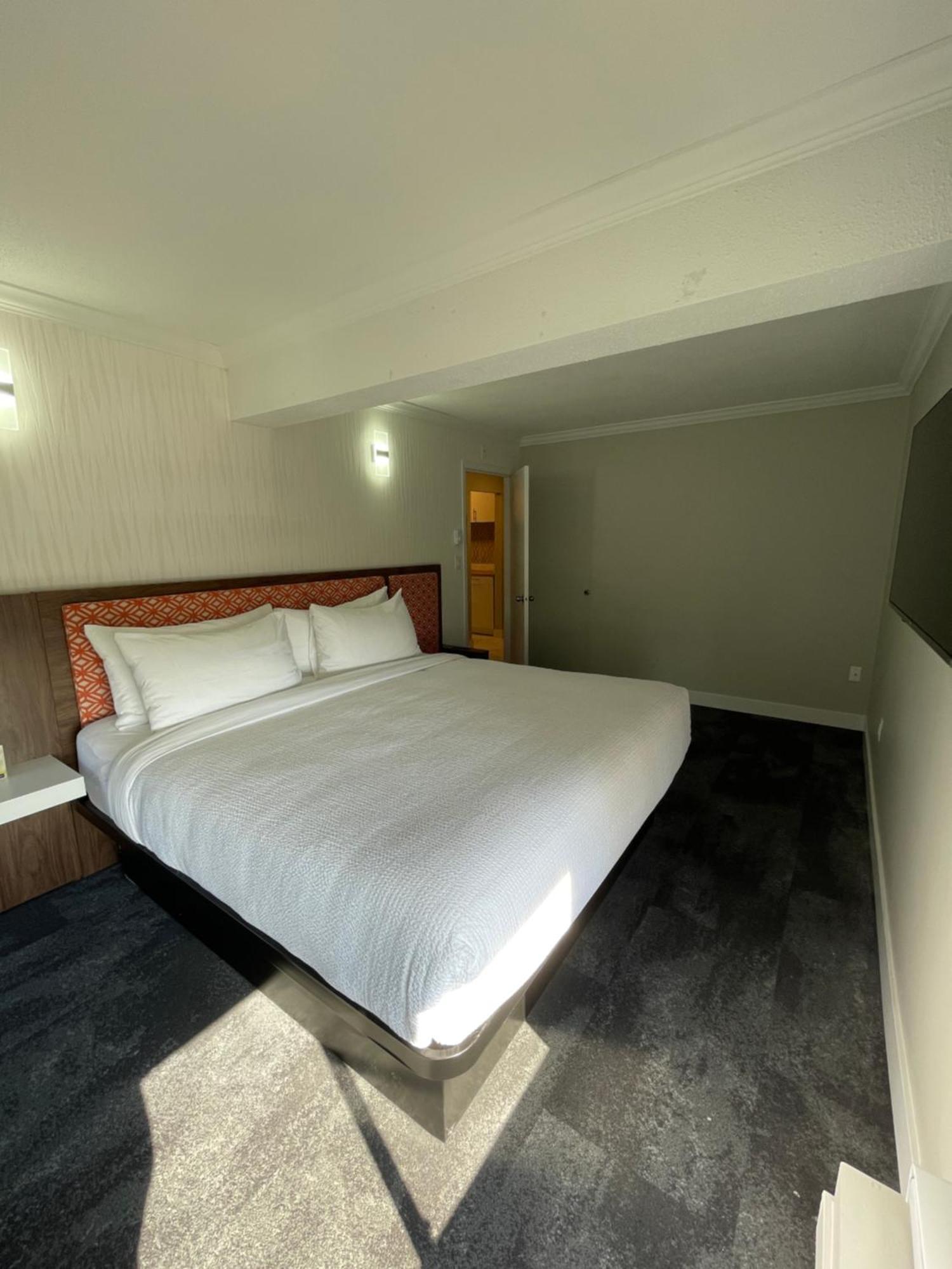 The Vic, Ascend Hotel Collection Victoria Buitenkant foto